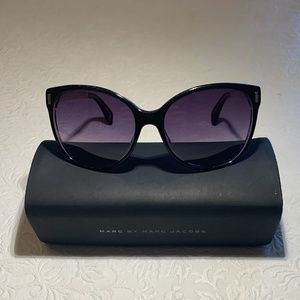 Marc Jacobs Black Cat Eye Sunglasses + Case